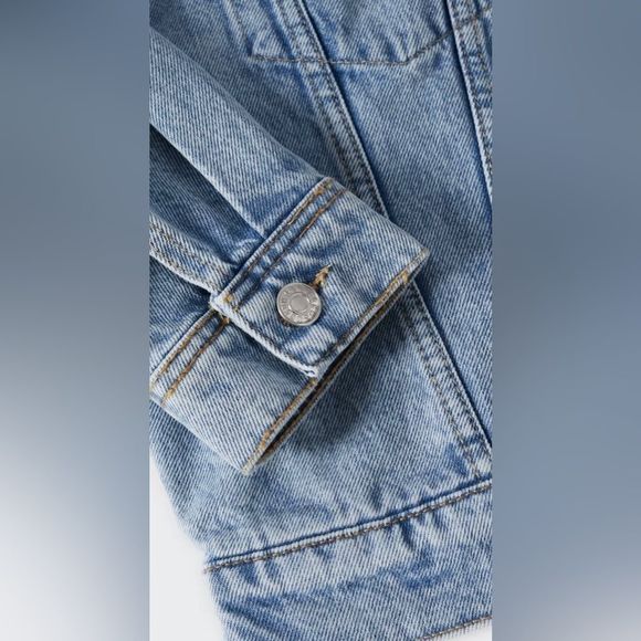 Pocketed denim jacket - Picture 5 of 10